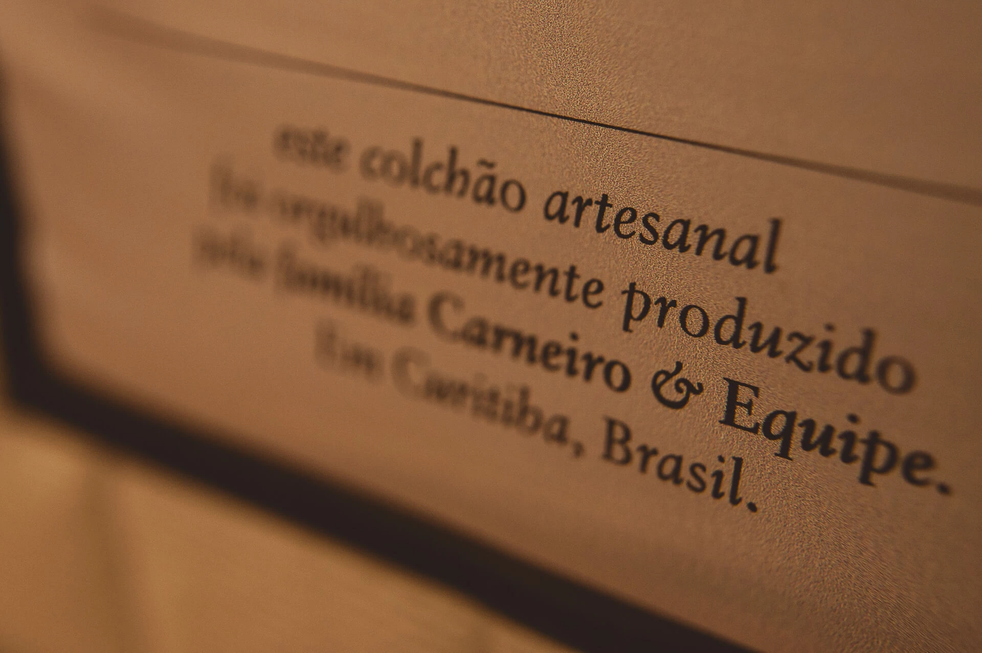 Processo artesanal de fabricação de colchões